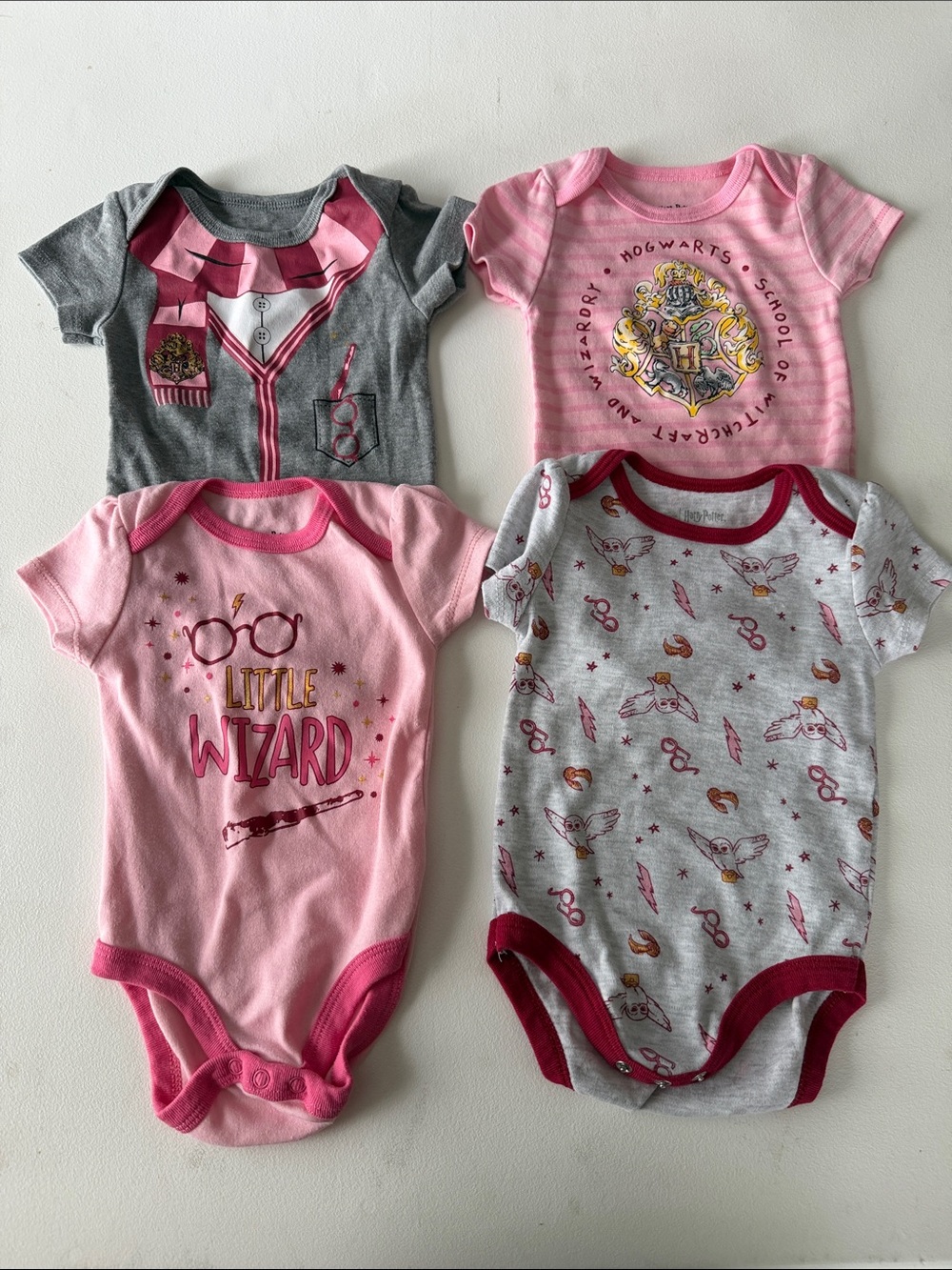 Warner Bros. - Baby Bodysuit Set in Pink and Gray - 4 Pack